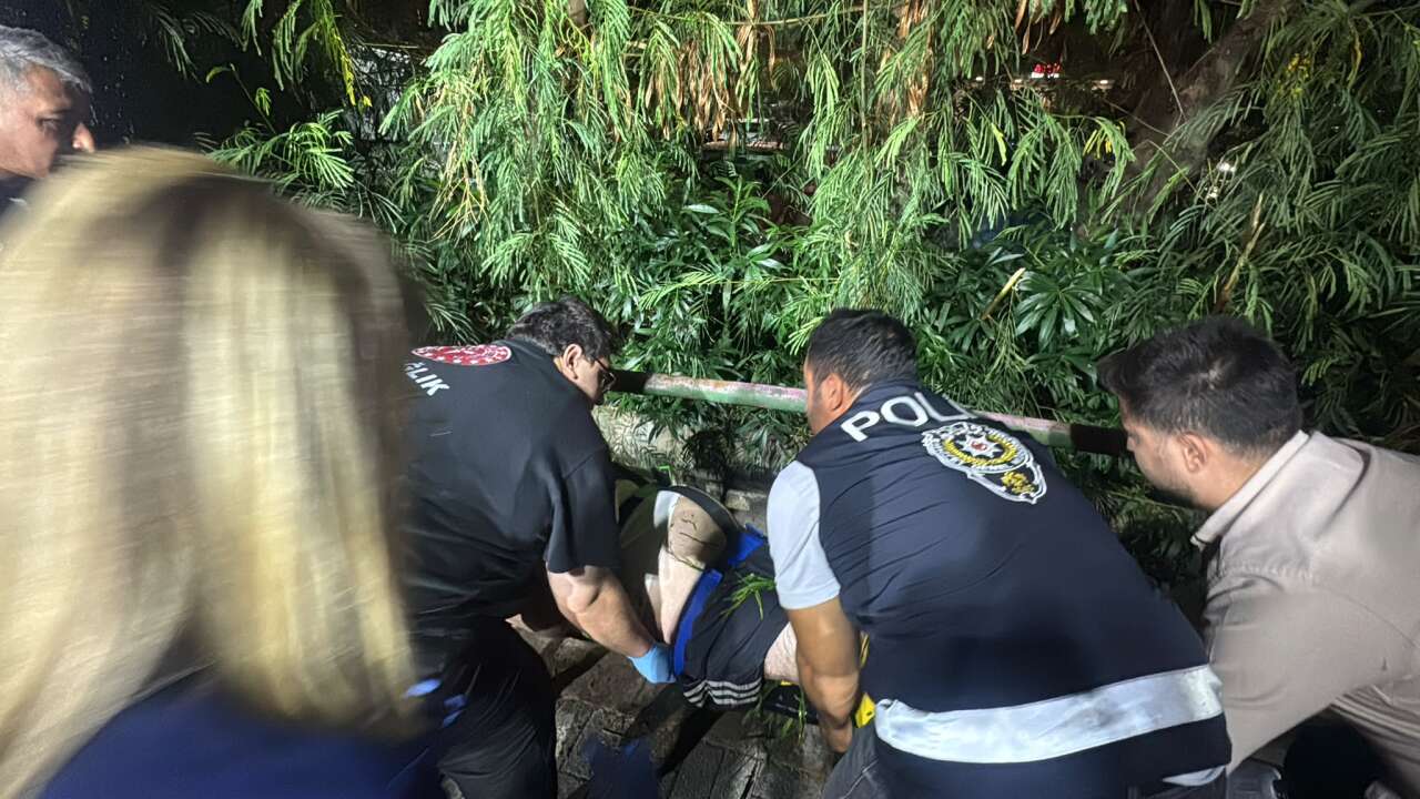 Muğla’da Dereye Düşen Erkek Şahıs Ekiplerce Kurtarıldı 1